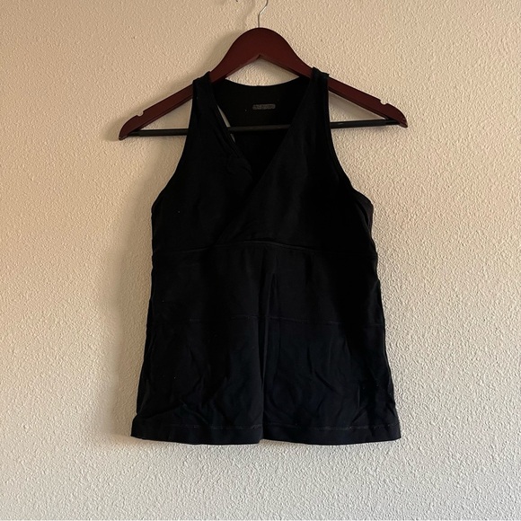 Lululemon Black V Neck Racerback Crossover Athletic Workout Tank Top​​​​ Size 8 - Picture 3 of 9